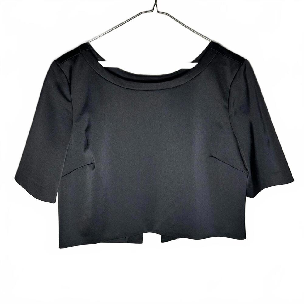 Trouve Black Cropped Boatneck Short Sleeve Top
